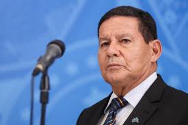 Tá na internet: O jogo cifrado do general Mourão (Por Christian Edward Cyril Lynch)