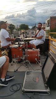 Músico Léo Rosa fala sobre Lives pelas ruas da cidade