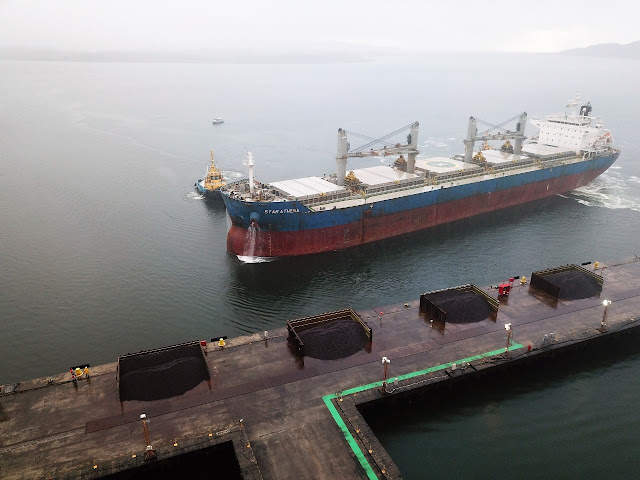 Minério baiano tipo exportação começa a ser escoado pelo terminal portuário da Enseada